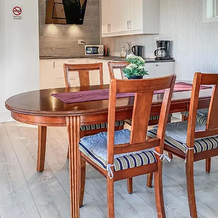 3 Bedroom Beautiful In Σπίτι διακοπών *