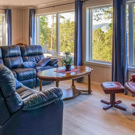 3 Bedroom Beautiful In Σπίτι διακοπών *