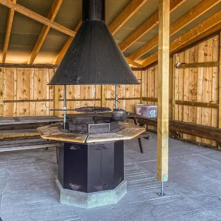 בית נופש 3 Bedroom Beautiful In *