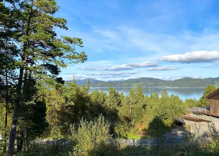 3 Bedroom Beautiful In * Torvikbukt